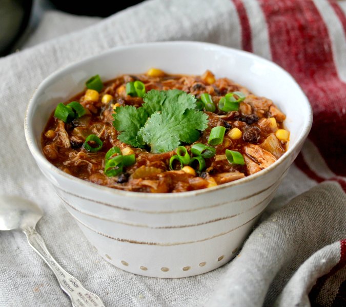 Slow Cooker Chicken and Black Bean Chili with black beans