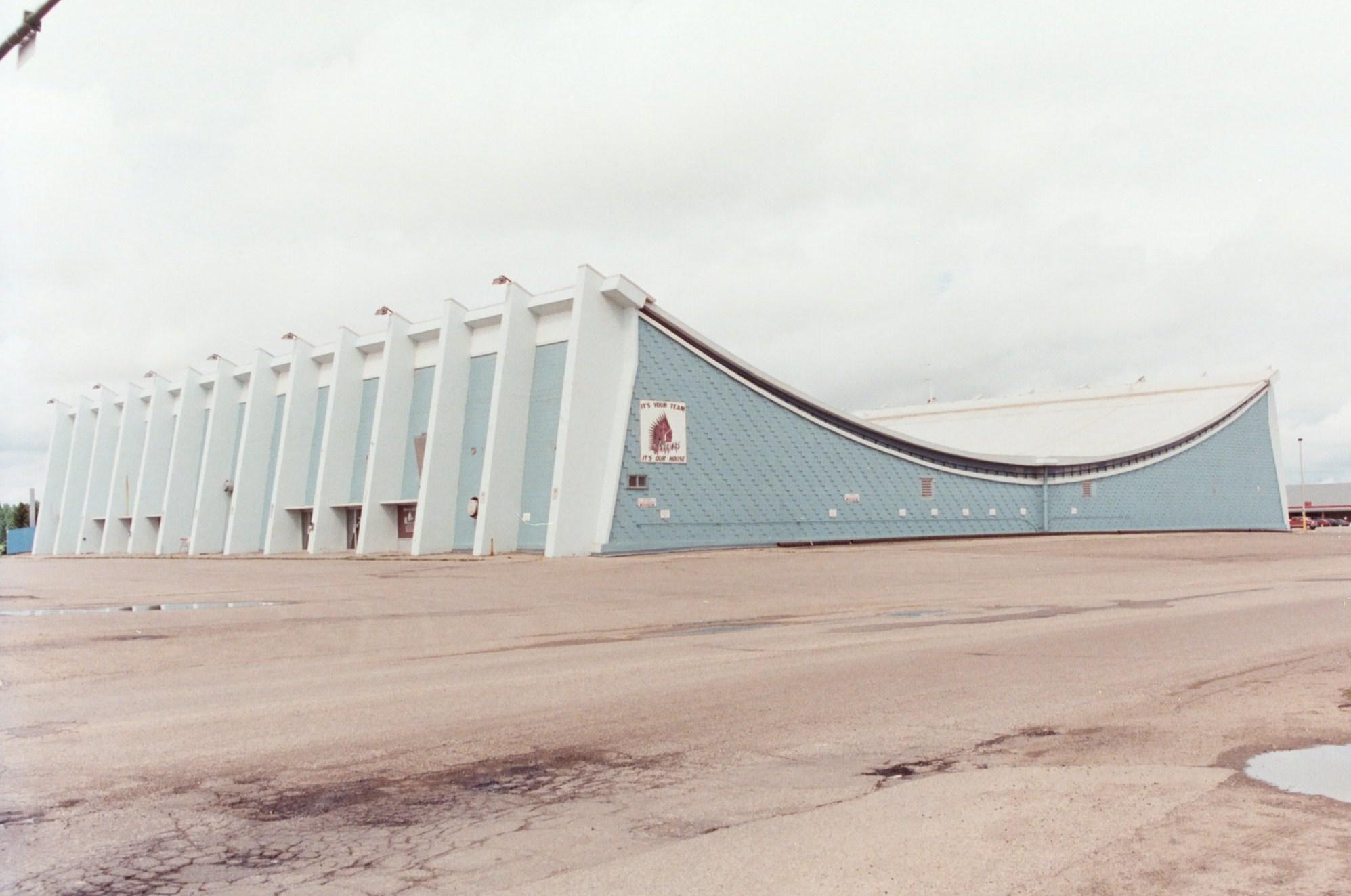 Stanks' Sermon Visitors to “The Crushed Can” battled Warriors and