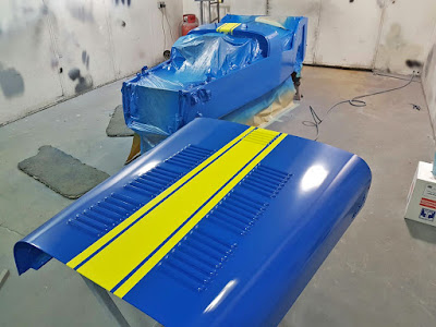 Caterham bonnet in Porsche Z12 Voodoo Blue with RAL 1016 Sulfur Yellow triple stripe