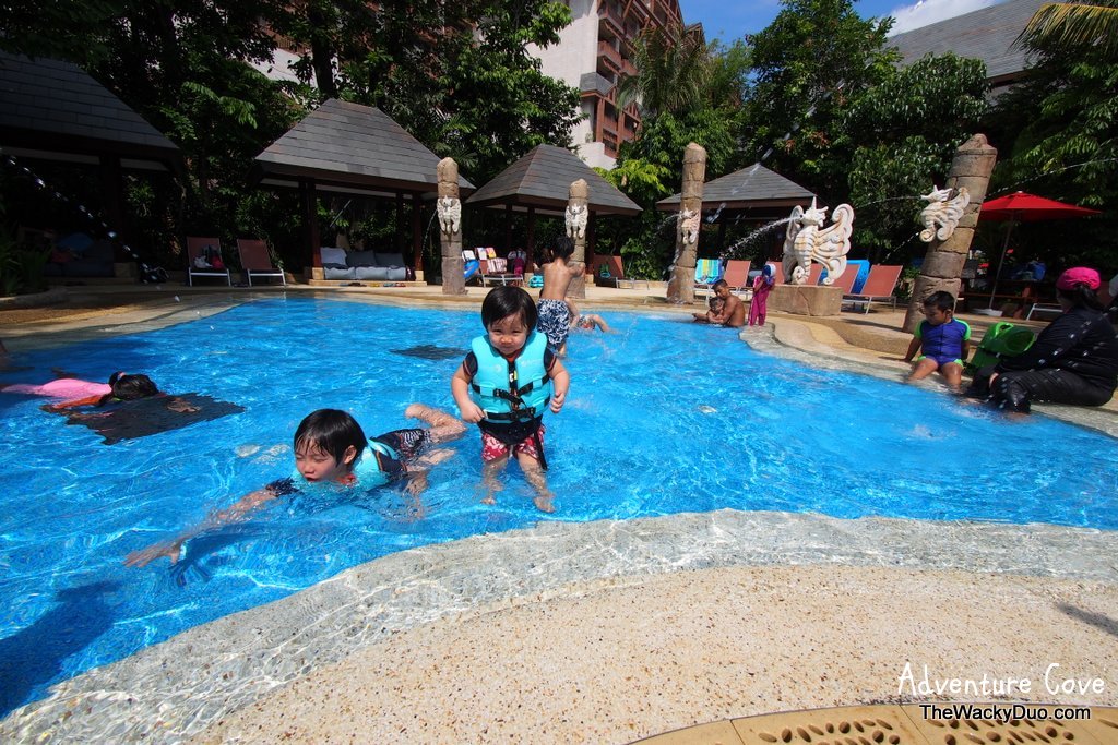 Splash splash Adventure Cove Waterpark Singapore