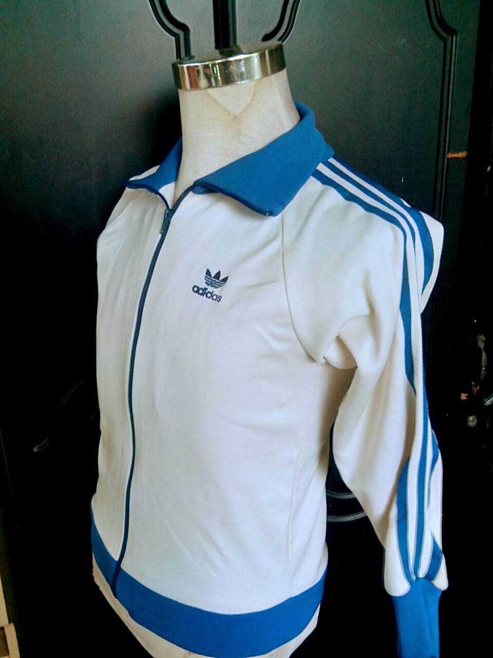 AKOK BUNDLE VINTAGE ADIDAS SWEATER