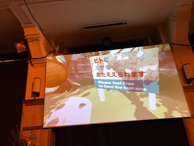 あなたの一日を明るくする何かが欲しいですか?この少年がドラムスティックを揺らしているのを見てください