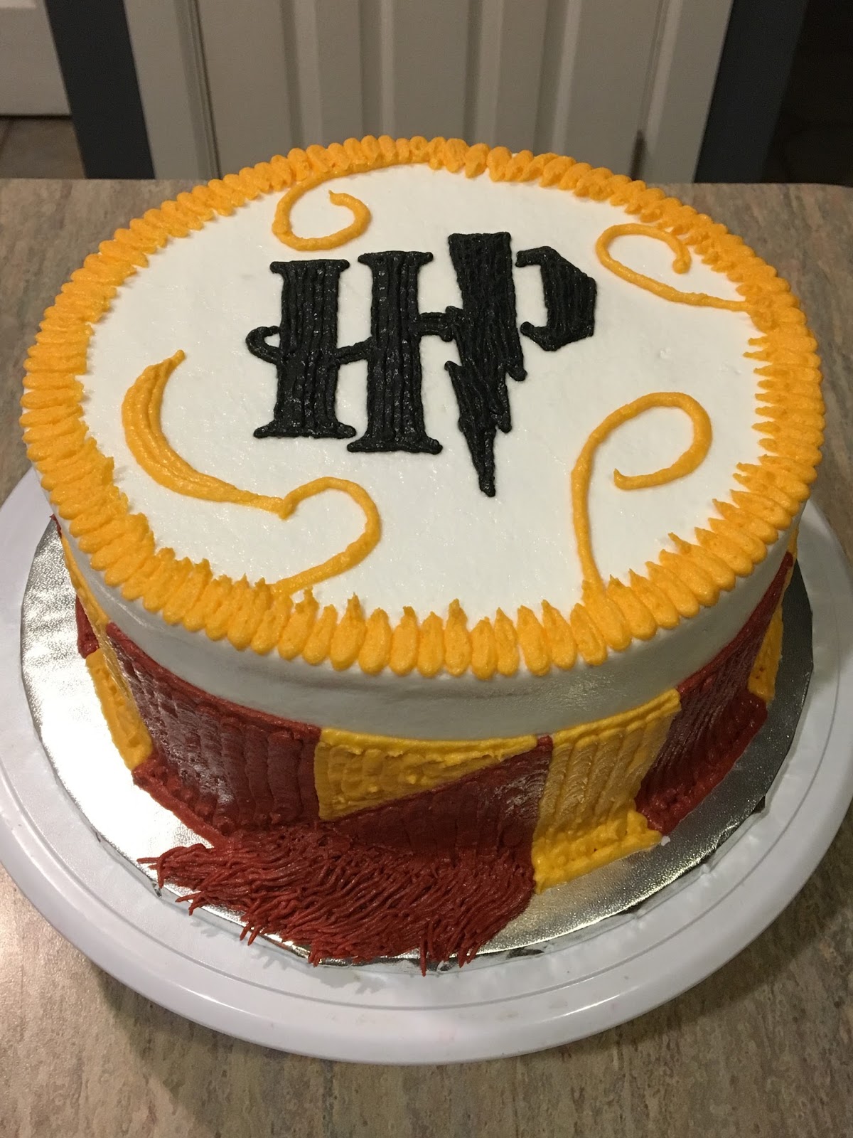 A Counselor&amp;#39;s Confections: Harry Potter Cake