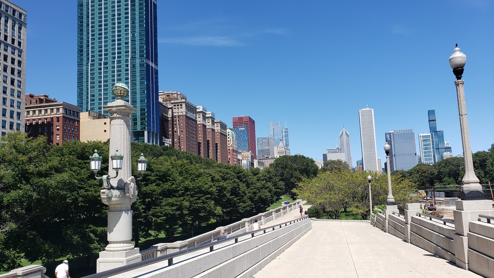 The Chicago Real Estate Local Video! South Loop condo near Museum