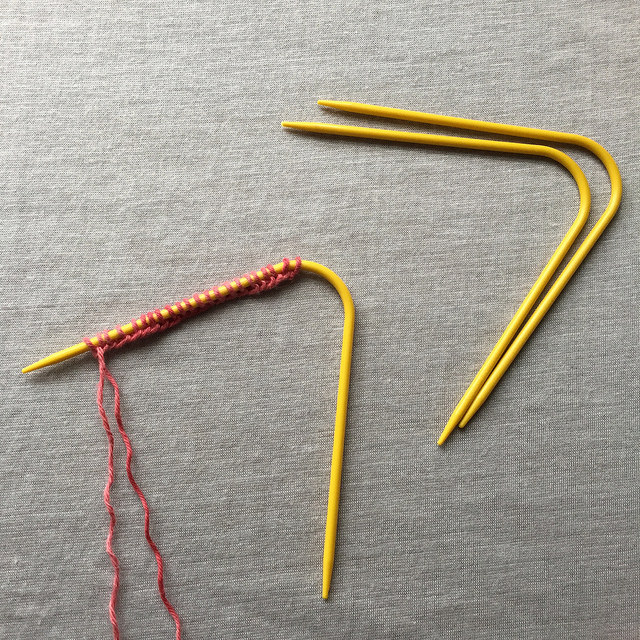 Knitting with Neko curved double pointed needles - Crafts from the Cwtch blog Knitting with Neko curved double pointed needles - Crafts from the Cwtch blog