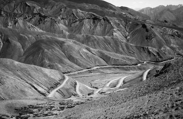 road trip srinagar to leh ladakh bus