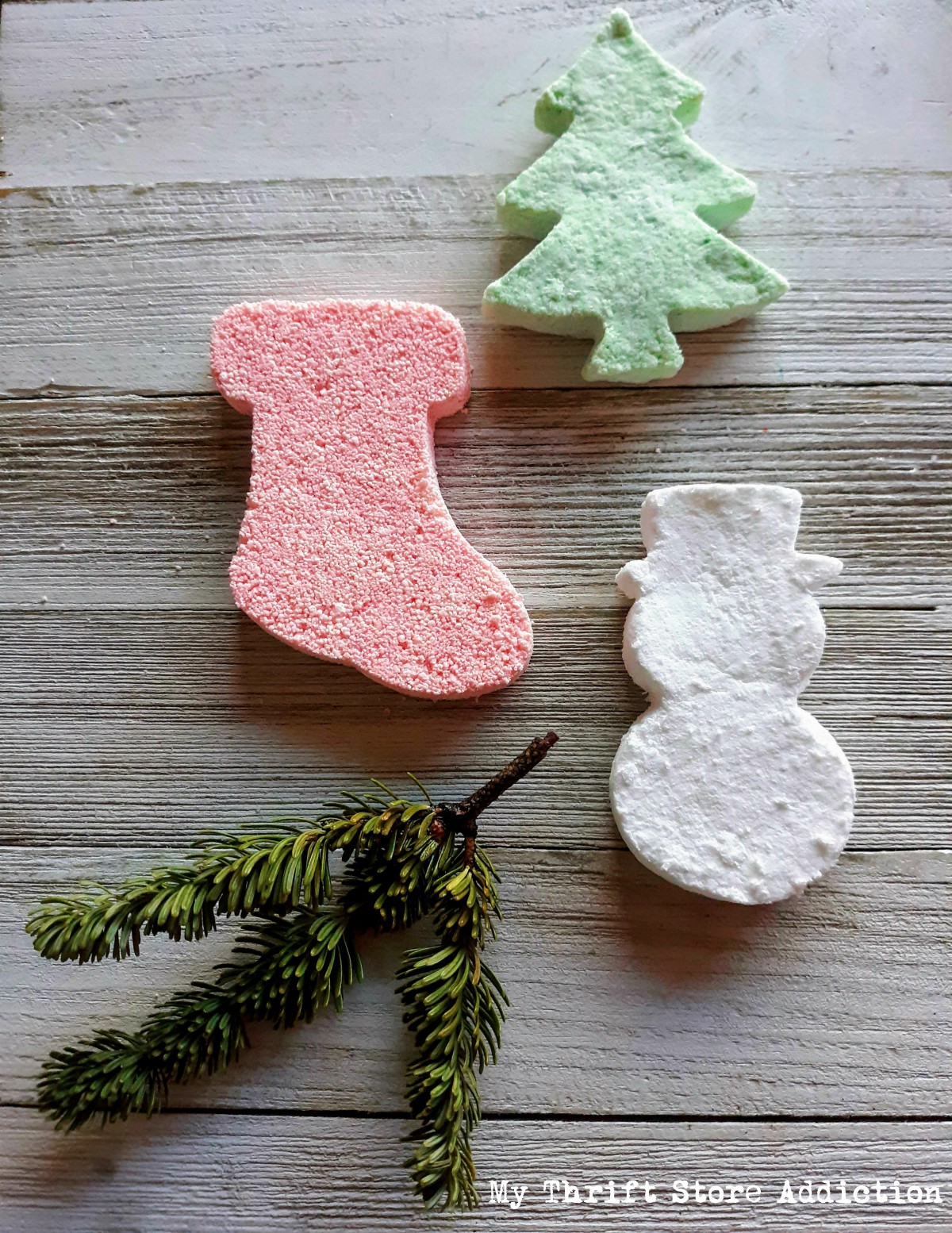 DIY Christmas bath bombs