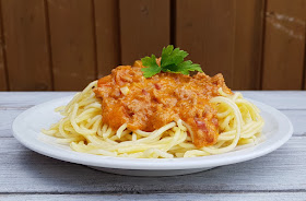 Rezept: Schwedische Spaghetti. Das leckere Pasta-Gericht schmeckt der ganzen Familie und lässt sich einfach zubereiten.