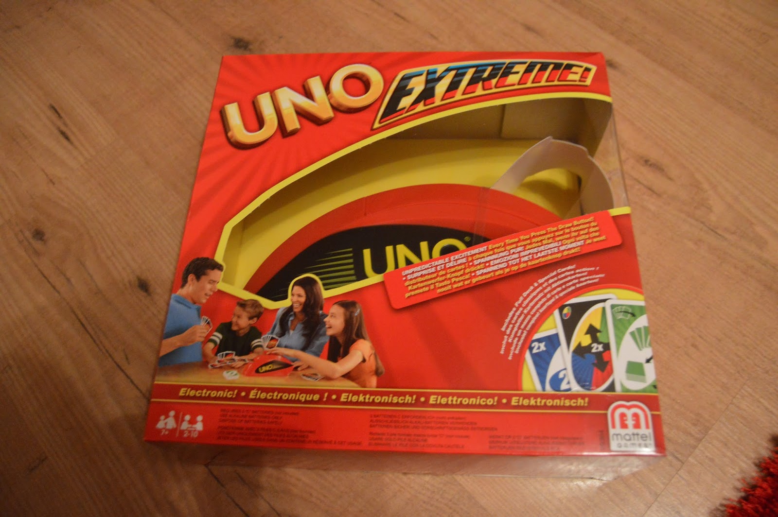 Mattel UNO Extreme specifications