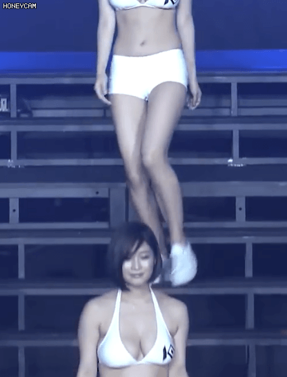 얼굴은 상큼 몸매는.gif1