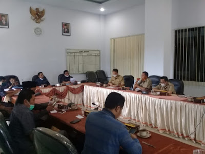 Hearing 7 Kades (Wakili 151 Kades) Dengan Komisi 4 DPRD Bondowoso Belum Ada Jadwal Pilkades Hearing 7 Kades (Wakili 151 Kades) Dengan Komisi 4 DPRD Bondowoso Belum Ada Jadwal Pilkades