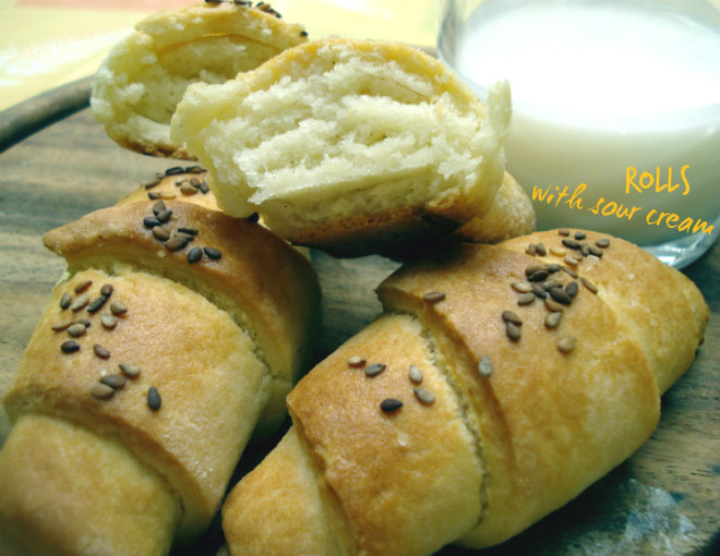 Quick Croatian sour cream rolls by Laka kuharica: popular Croatian yeast rolls are light and easy to make.