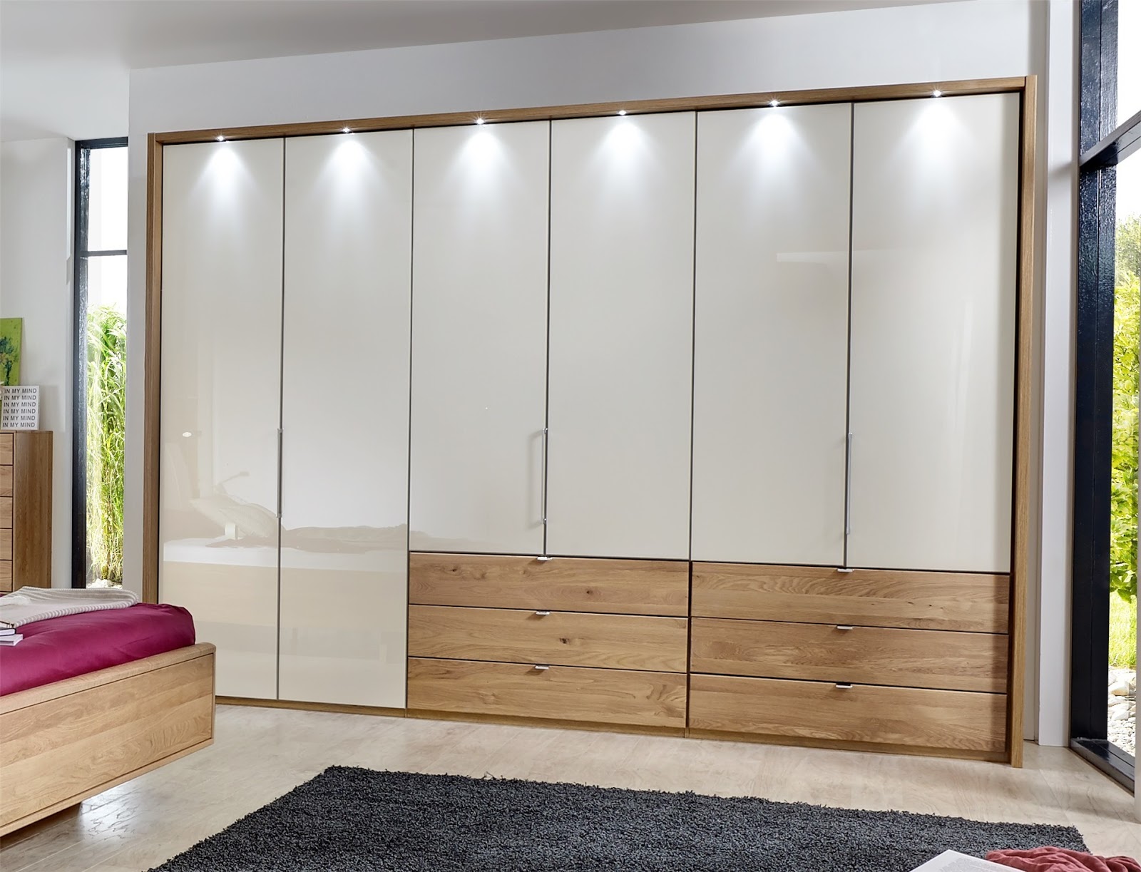 Advantages of Hinged wardrobe