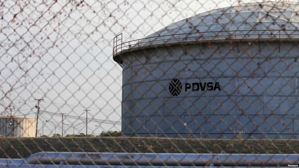 Particular o empresa que compre petroleo o derivados de PDVSA en EEUU será multado / REUTERS
