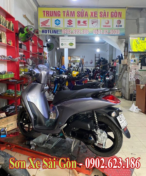 Mẫu xe Yamaha Janus sơn màu xám bóng cực đẹp tại TP.HCM - Sơn Xe Sài Gòn