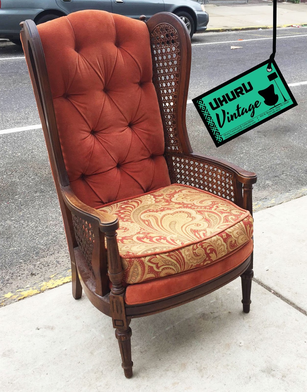 Uhuru Furniture & Collectibles Vintage Living Room Chair 65 SOLD