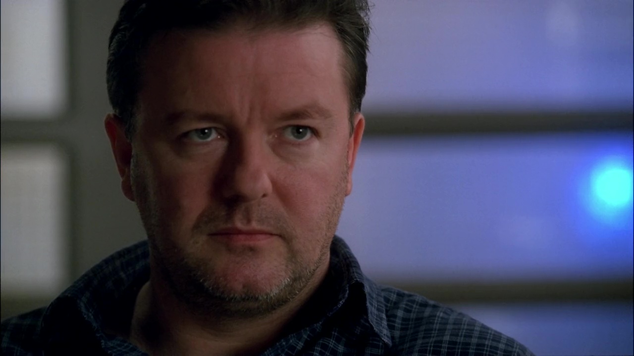 ausCAPS: Ricky Gervais shirtless in Alias 3-15 "Facade"