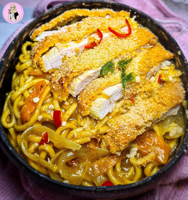 Chicken Katsu Curry Noodle Bowl, Low Calorie Recipe, fakeaway recipe, fakeaway food, fakeaways