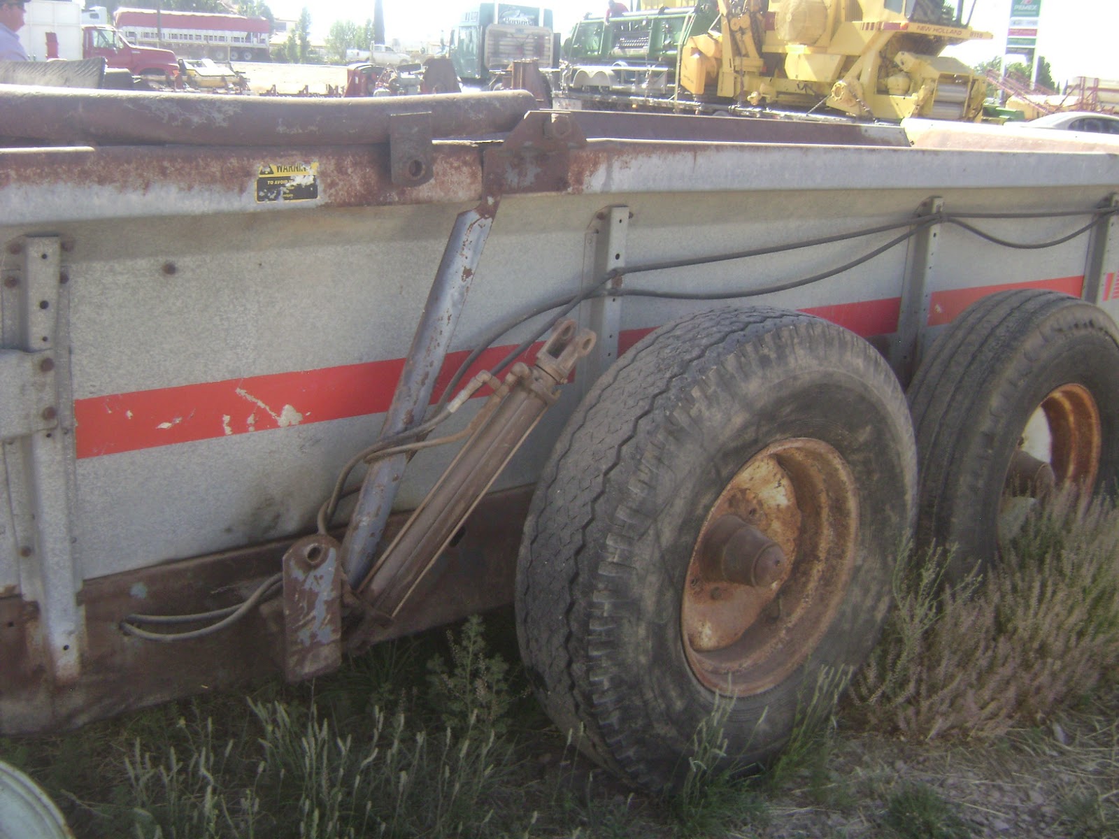 MAQUINARIA AGRICOLA INDUSTRIAL: Remolque Esparcidora de Estiercol New