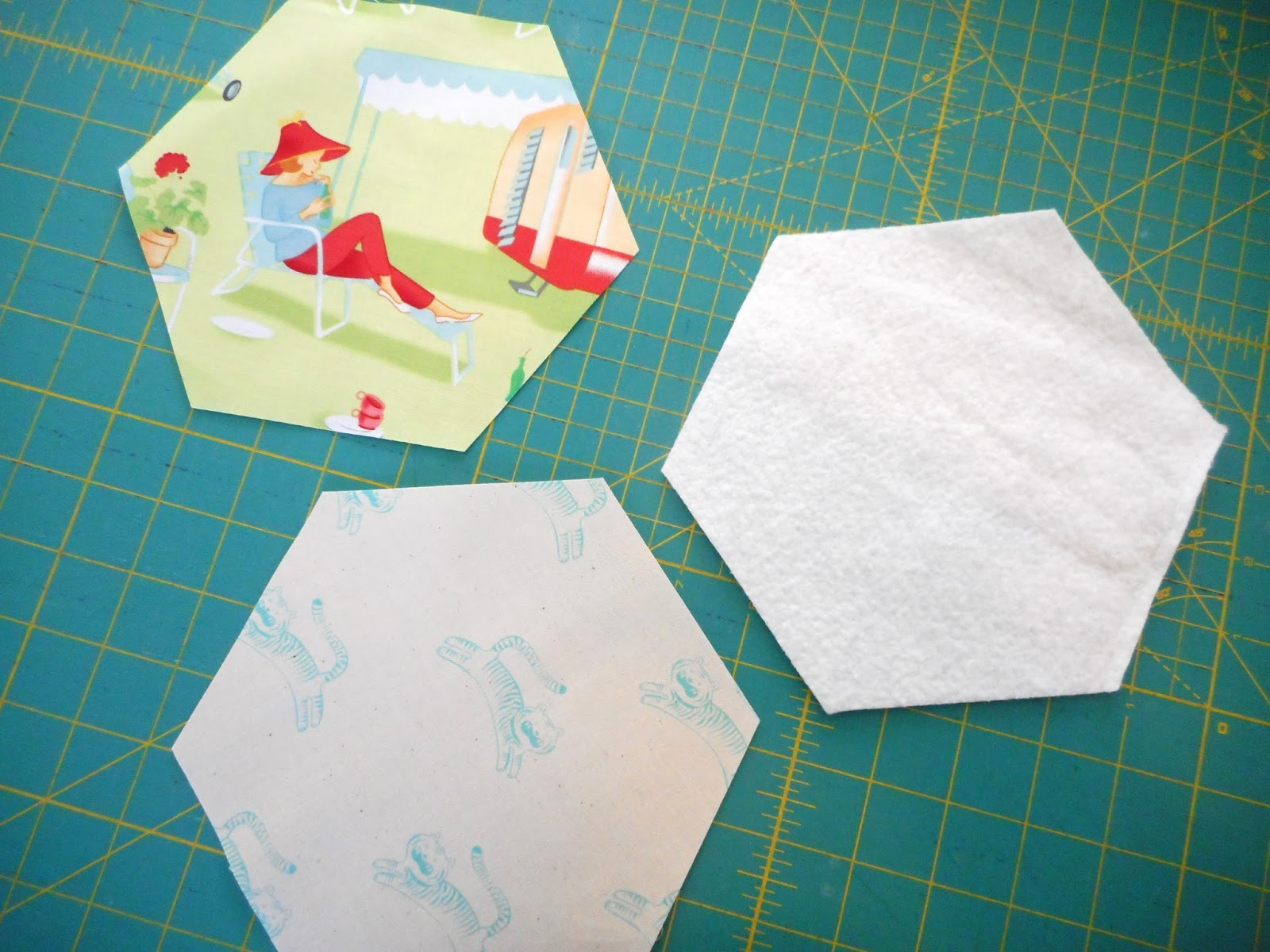 Pinkadot Quilts Hexagon Fabric Dish Tutorial