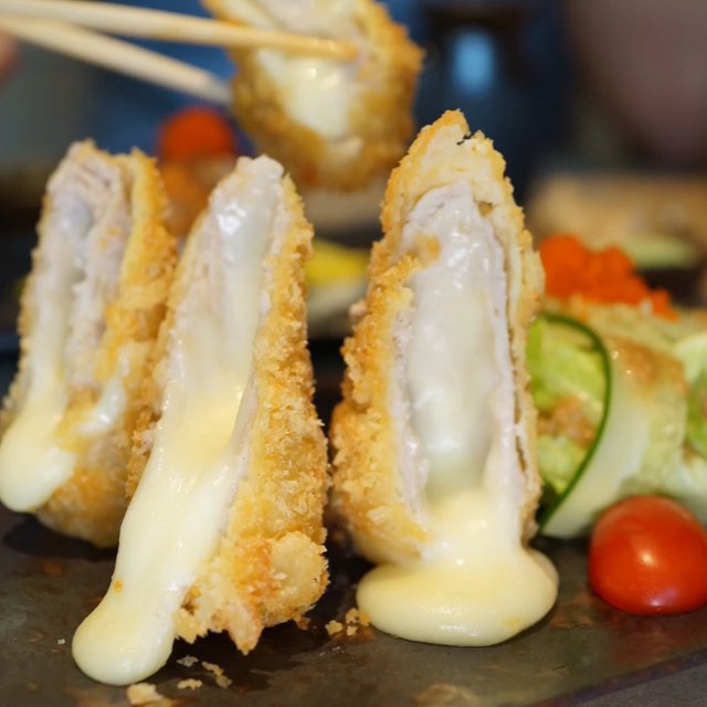 ตระเวนกิน Kurobuta Cheese Katsu