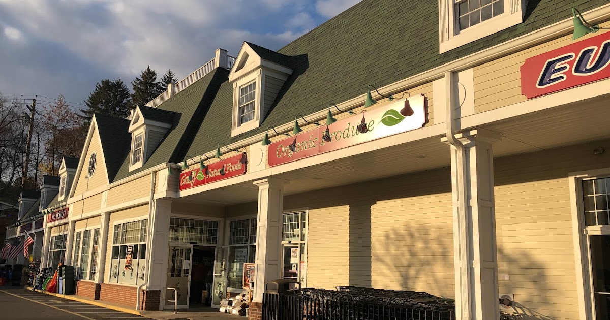 Look Inside Green's Natural Foods Briarcliff Manor, NY