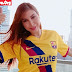 بـ تي شيرت برشلونة.. يارا تبهر متابعيها بإطلالة كاجوال بـ تي شيرت برشلونة.. يارا تبهر متابعيها بإطلالة كاجوال