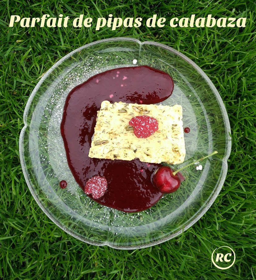 PARFAIT-DE-PIPAS-DE-CALABAZA-CON-SALSA-DE-FRUTOS-ROJOS-BY-RECURSOS-CULINARIOS
