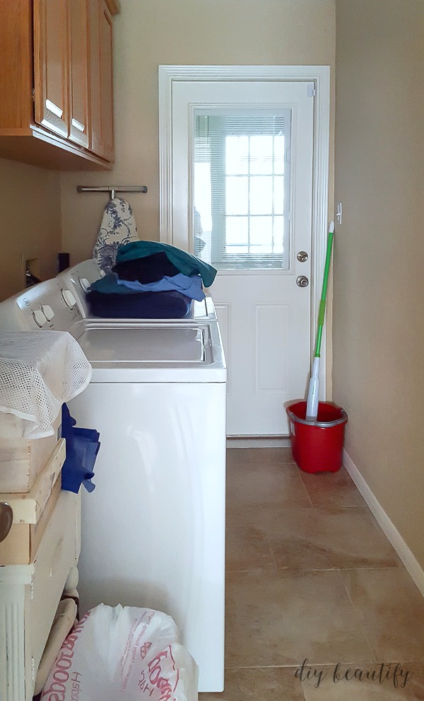 Plans to Redo a Laundry Room for 100 DIY beautify