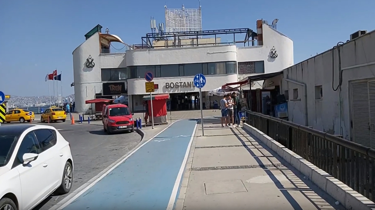 İzmir Karşıyaka ve Konak meydanı
