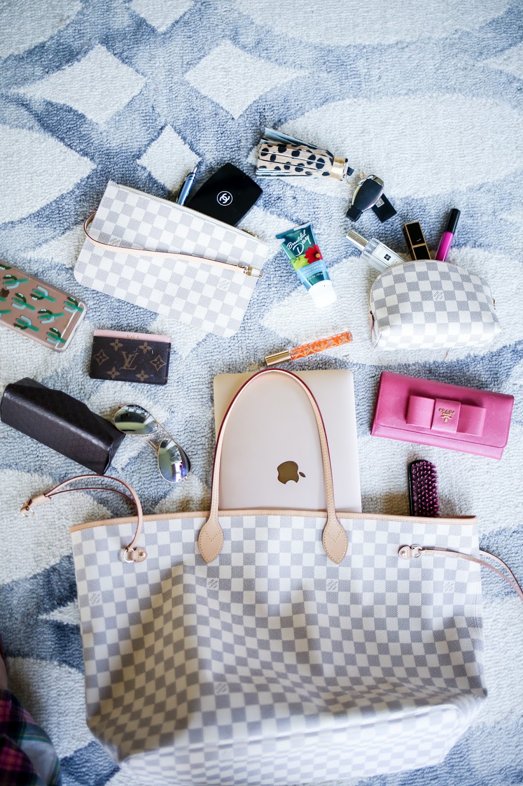 whats in my bag blog post, louis vuitton neverful damier azur GM, louis vuitton cardholder, providence story keychain, leopard print keychain, sonix cactus iPhone case, tory burch roller ball review, prada wallet pink with a bow, emily gemma, the sweetest thing blog whats in my bag,
