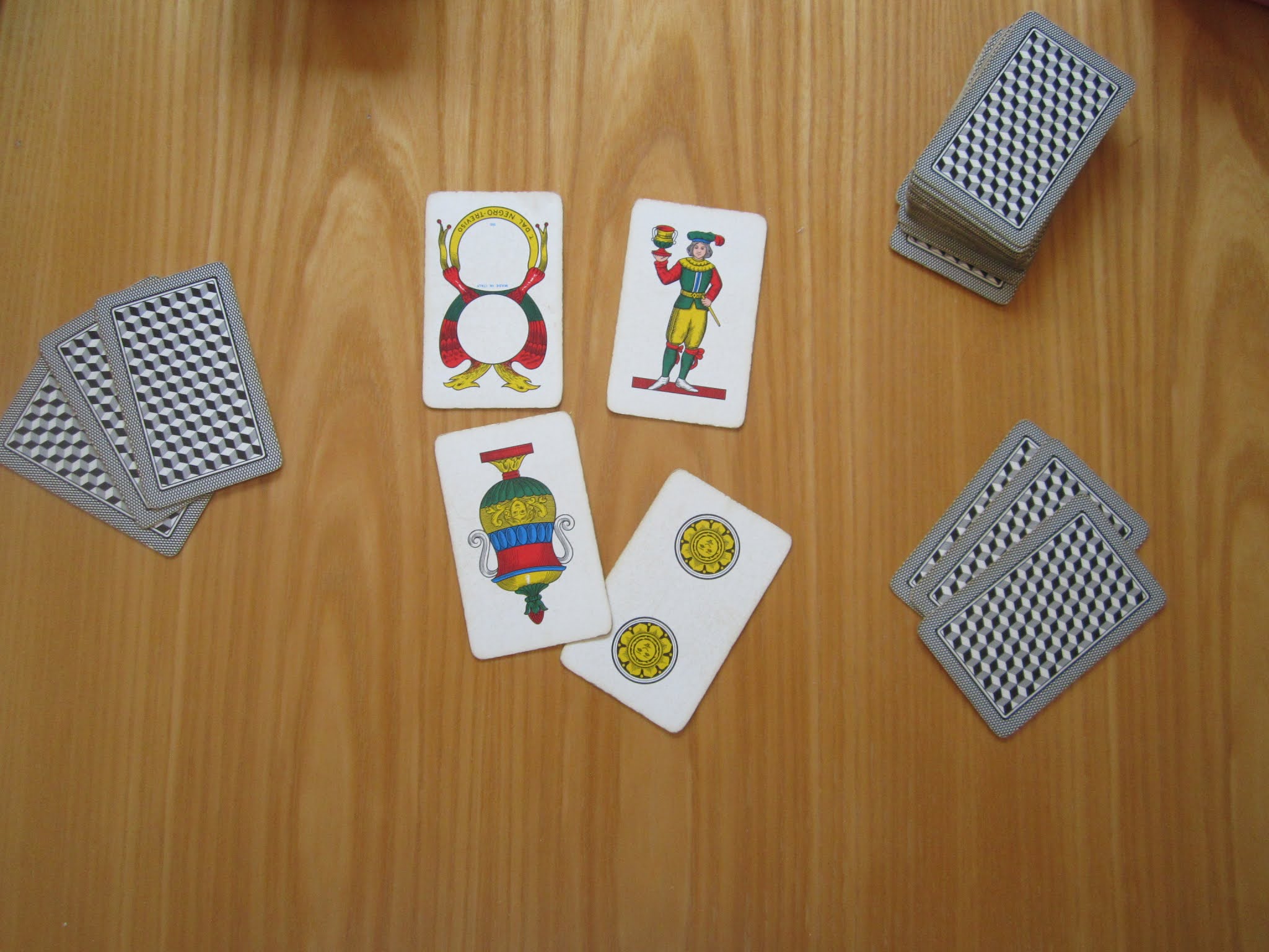 La soffitta di laa laa e po: Giochi di carte: scopa con accusa