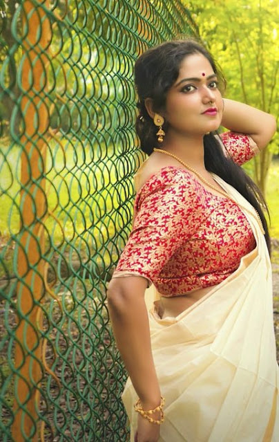 Malayalam Actress Latest HD Photoshoot Pics In Saree Navel Queens