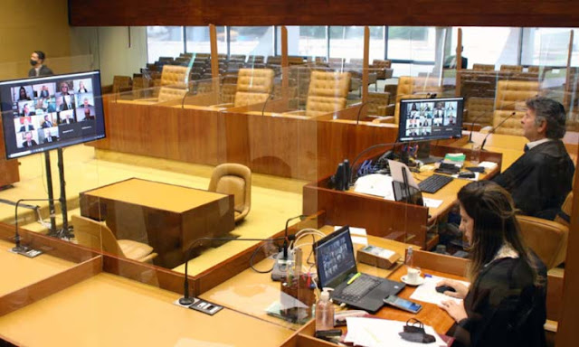 STF decide que estados e municípios podem proibir missas e cultos