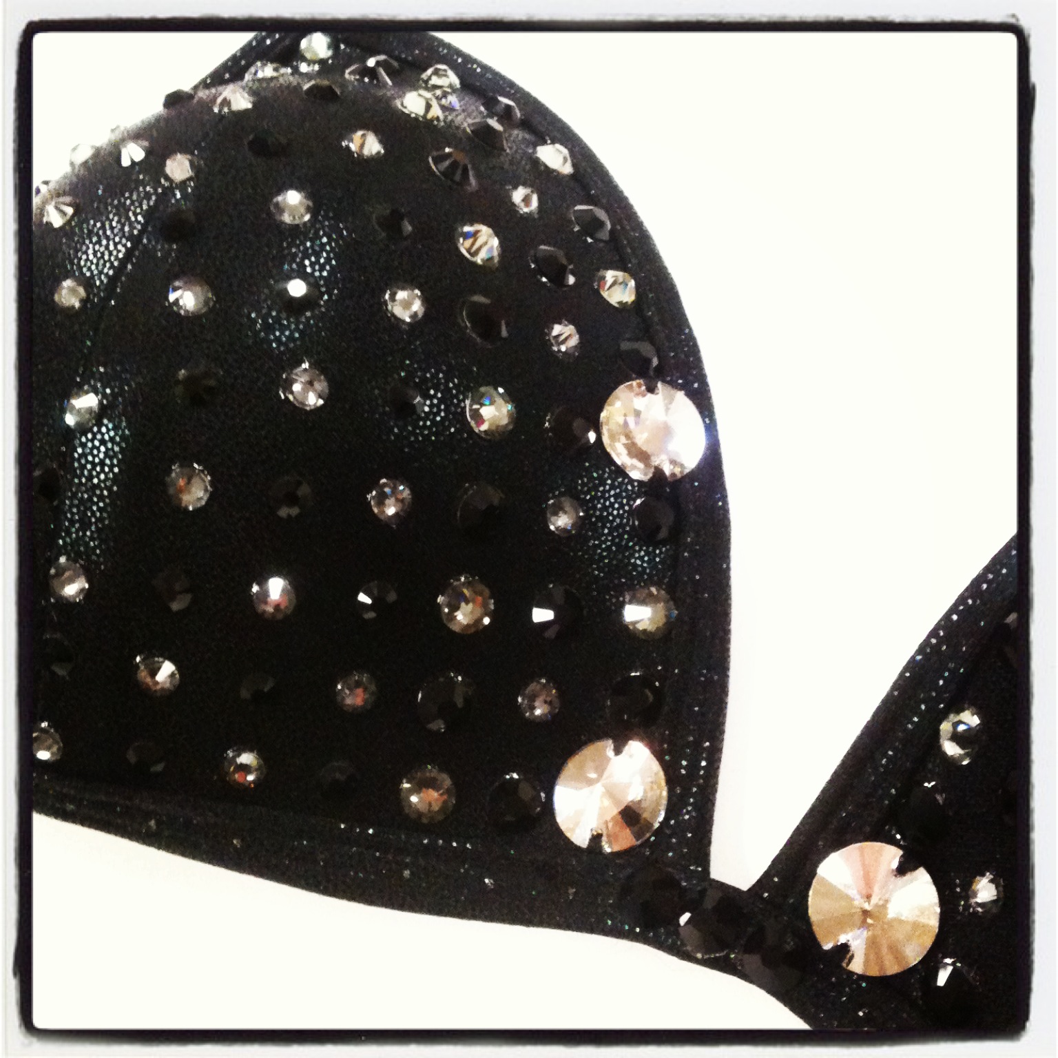 Flo Foxworthy Showgirl Costumier Nonstop bikinis & rhinestones in