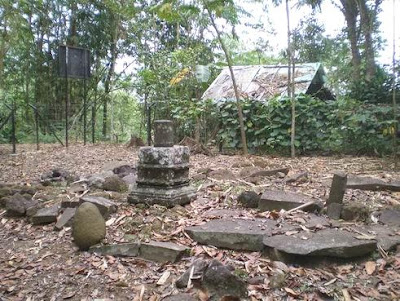 Situs Lingga Yoni Kabuyutan Indihiang Tasikmalaya - Cipaku Darmaraja