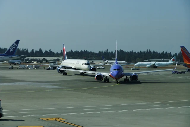 seattle-taxiway