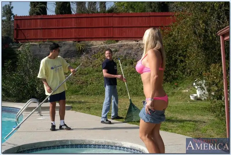 Milf Vicky Vette Fucking in The Outdoors With Her Big Tits Naughtyamerica