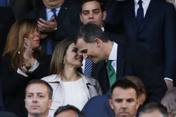 King Felipe and Queen Letizia watched King's Cup (Copa del Rey) final match at Vicente Calderon Stadium in Madrid. Queen Letizia wore Hugo Boss Cascadia Double Breasted Trench Coat