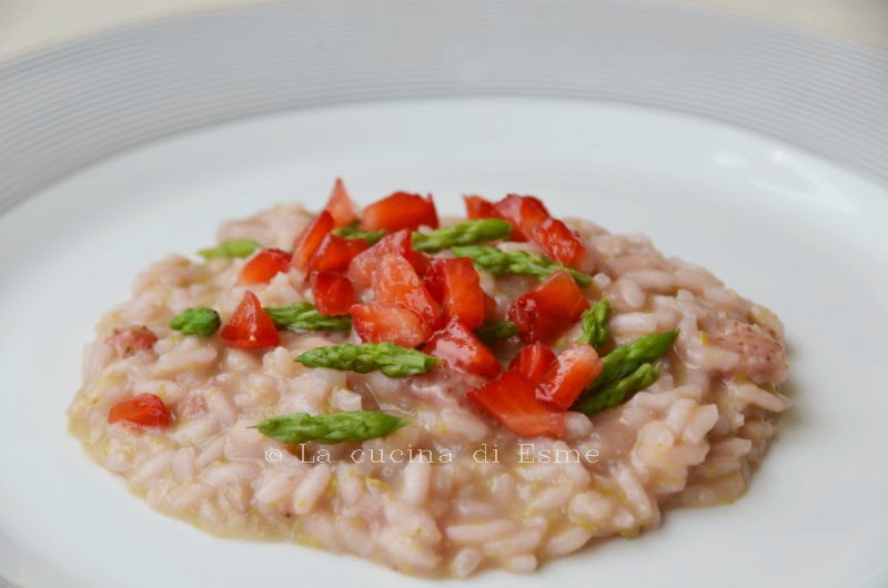 risotto fragole e asparagi selvatici....e il museo degli asparagi