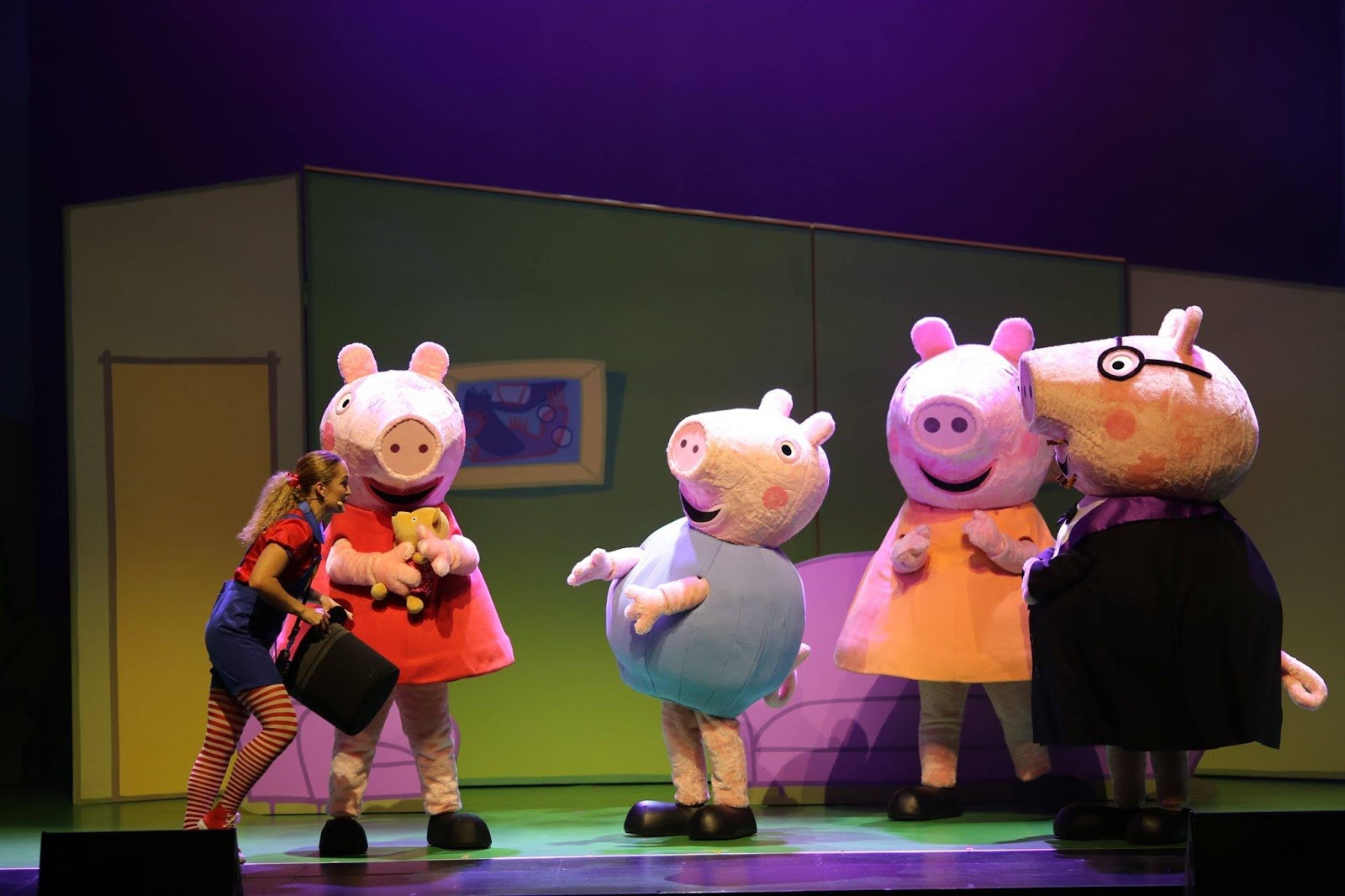 Peppa Pig Celebrations Live at the Theater Solaire | Snaps and Ganaps