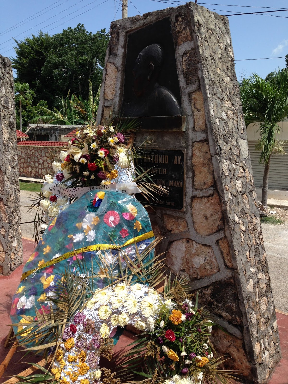 Calendario y Cultura Maya Visitando Tihosuco por conmemoración del 169