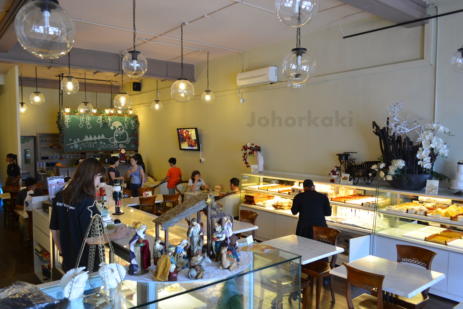 CLOSED Cakes in Johor Bahru at Niniq Bistro and Bakery Tony Johor Kaki