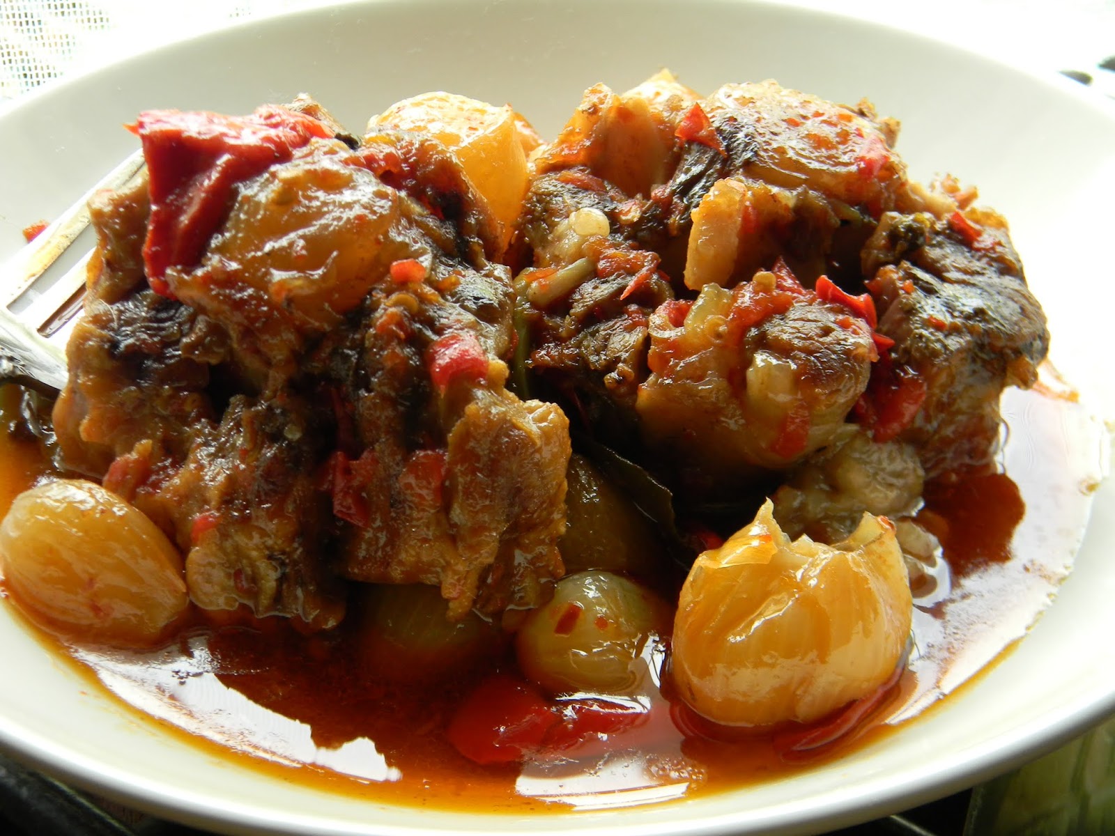 Pöç Öküz Dana Kuyruğu Yahni Arpacık Soğanlı Vişnap