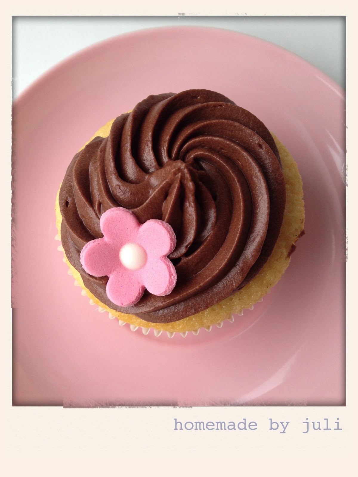 HOMEMADE by Juli: Vanille-Himbeer-Cupcakes mit Himbeer-Schoko-Ganache