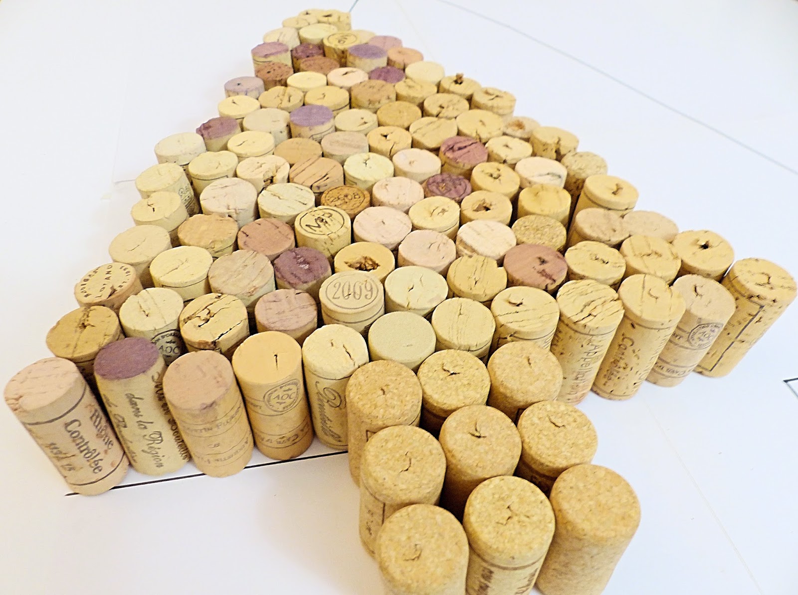 DIY sapin de Noël en bouchons de liège Jules Coton