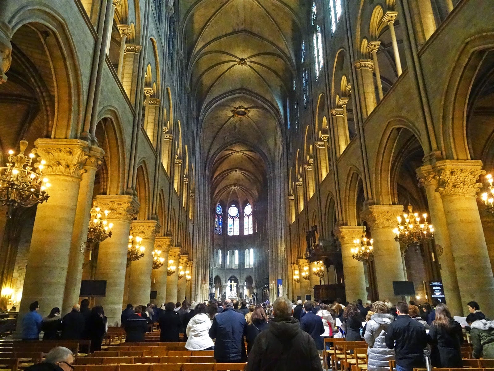 Joe's Retirement Blog: A Look Inside: Notre-Dame de Paris, 4th ...