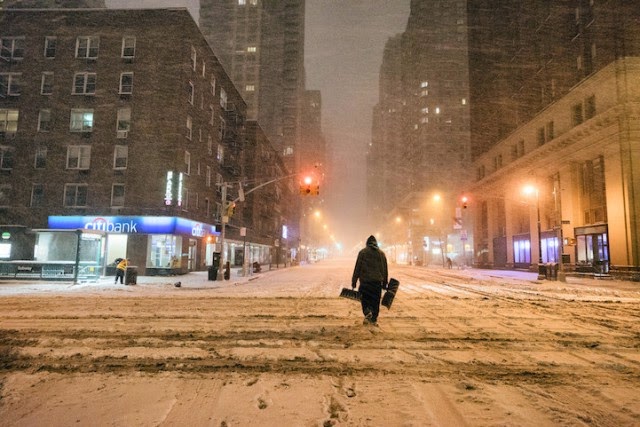 Photographer Captures An Eerily Empty New York City Photographer Captures An Eerily Empty New York City