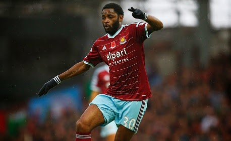 Manchester City and Chelsea to fight for Alex Song