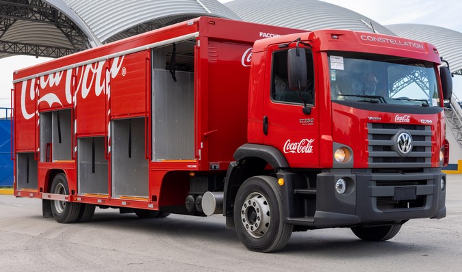 VWCO exporta mais de 20 caminhões para distribuição de Coca-Cola na Guatemala e no Haiti